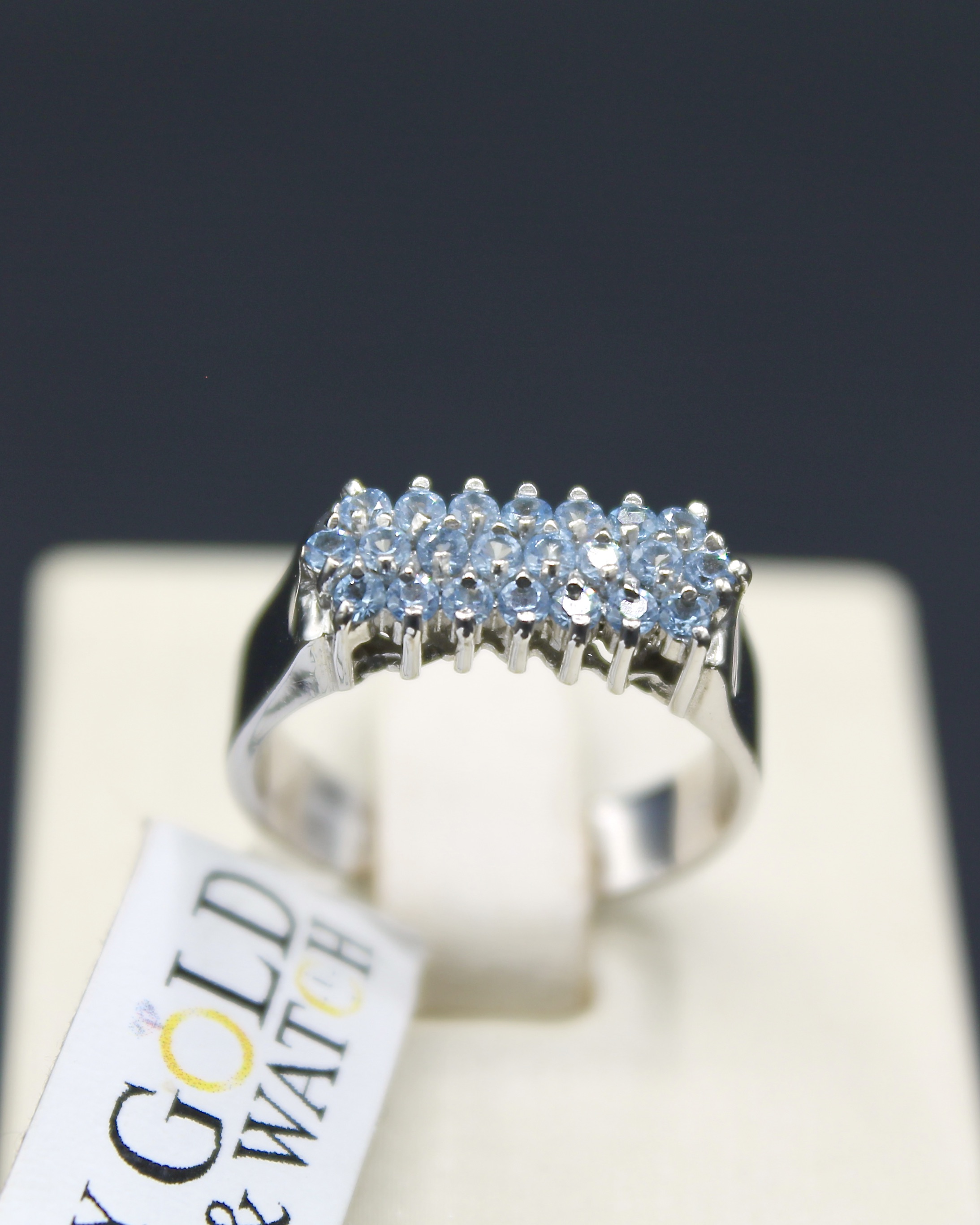 Anello in oro bianco 18K con zirconi