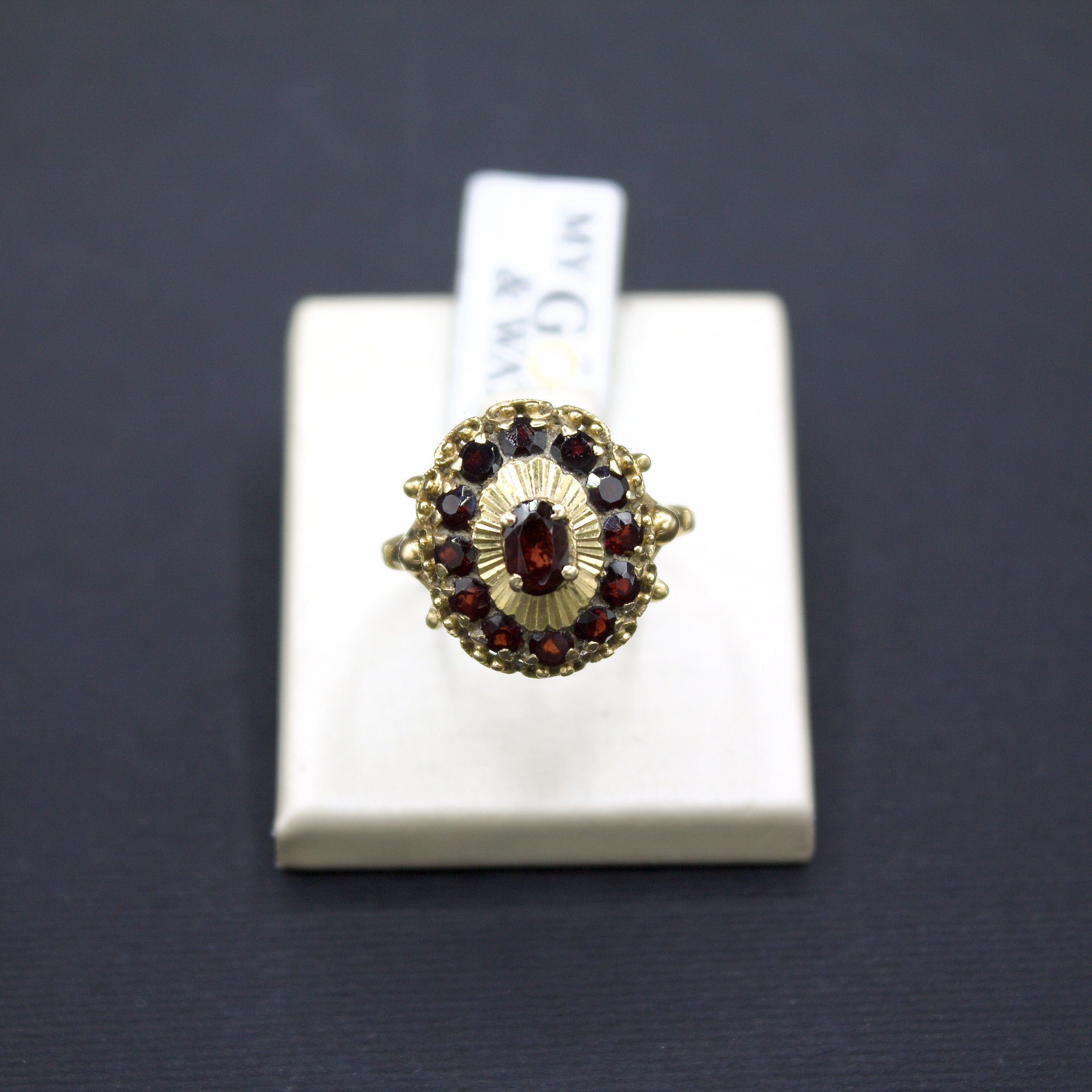 Anello antico oro giallo 18k e granate