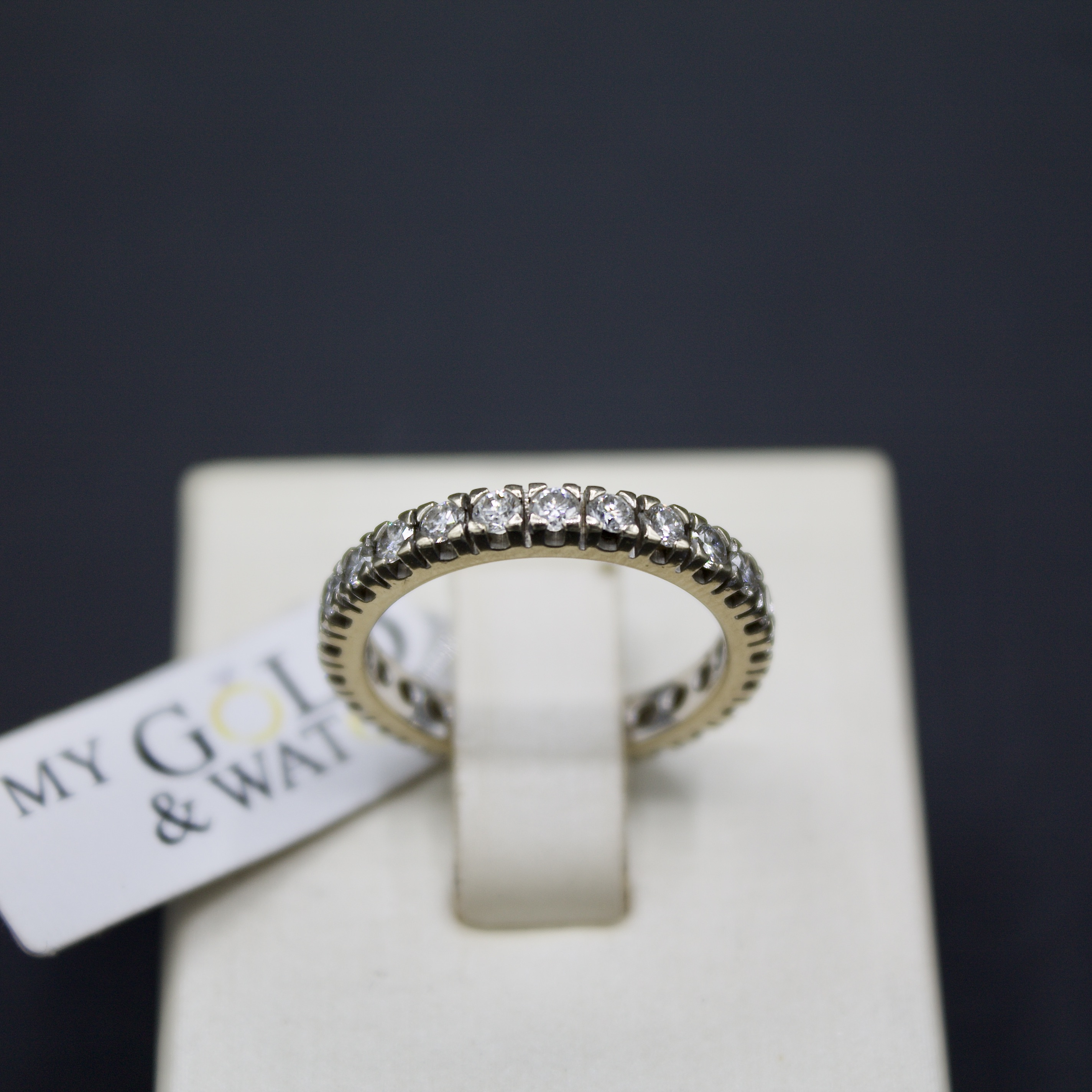 Anello oro bianco 18k girodito con diamanti