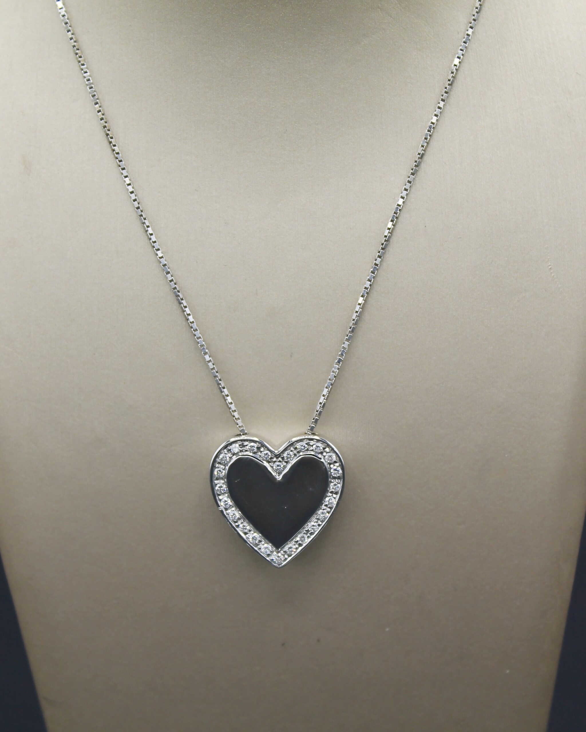 Collana Salvini Cuore con diamanti in oro bianco 18K